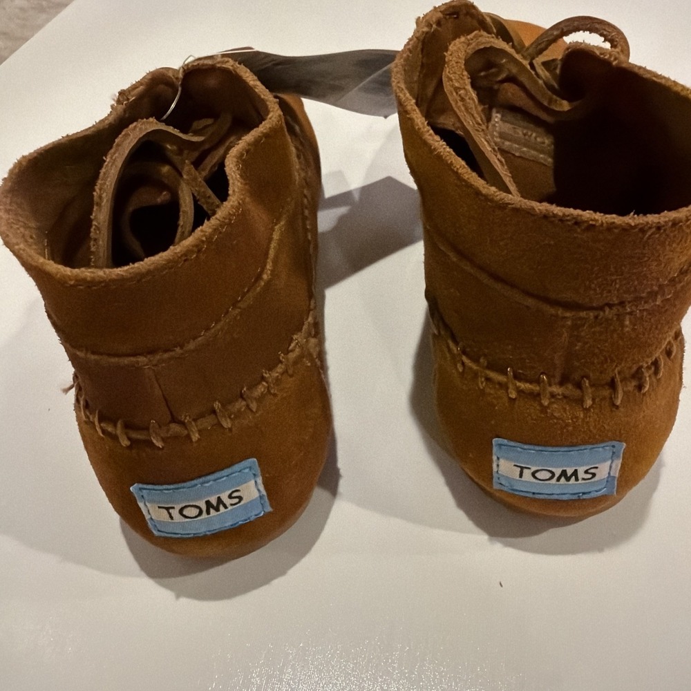 Boho Booties, Toms Women's Moccasin Boots Sz 6 Brown Suede Tribal Lace Up 1742 - Picture 3 of 12